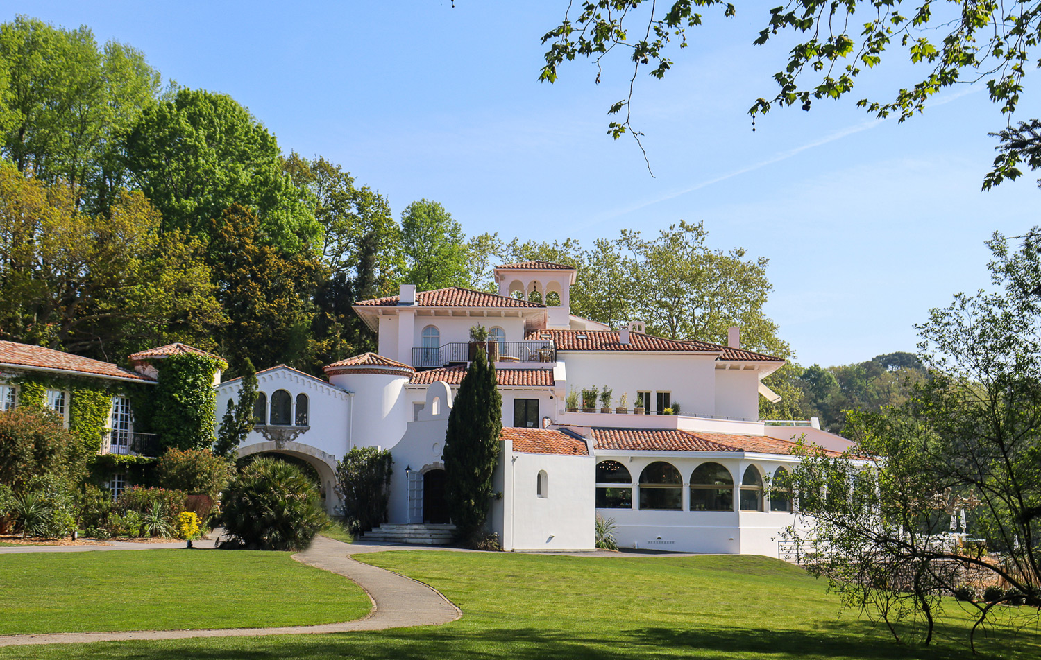 Hôtel Brindos, Lac & Château